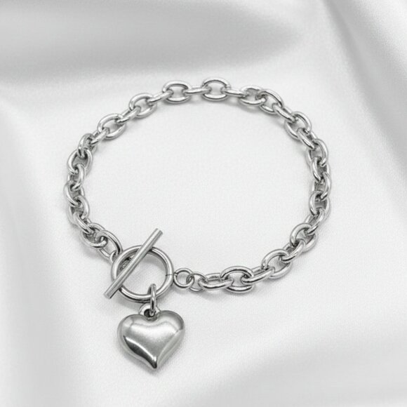 Source Unknown Jewelry - Stainless Steel Heart Charm Toggle Bracelet 8 inch Trendy Women’s NWOT